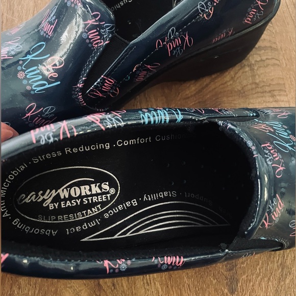 Easy Works by Wast Street Slip Resistant “Be Kind” Shoes sz 11 - Picture 4 of 4